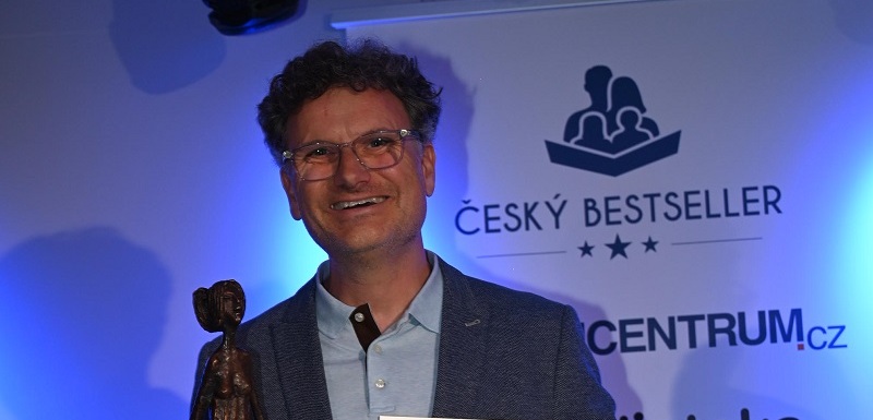 Patrik Hartl si odvezl z Ostravy sošku za Český bestseller roku 2023.
